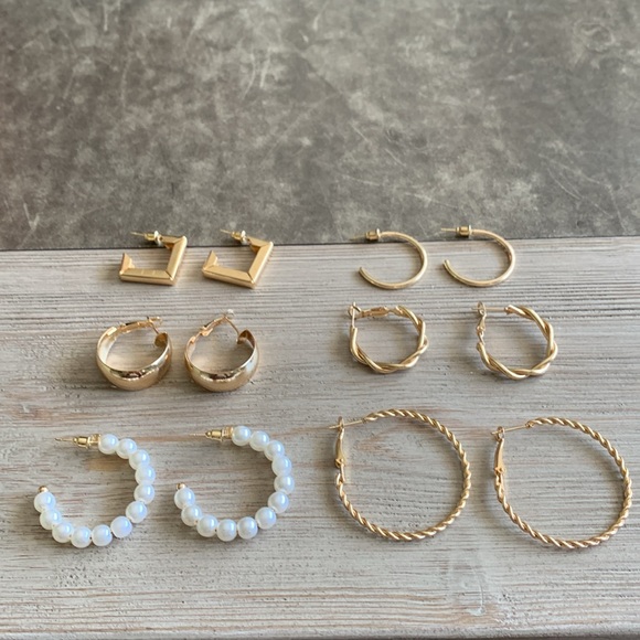 6/$8 Gold Tone Hoop Earrings NEW - Picture 1 of 14